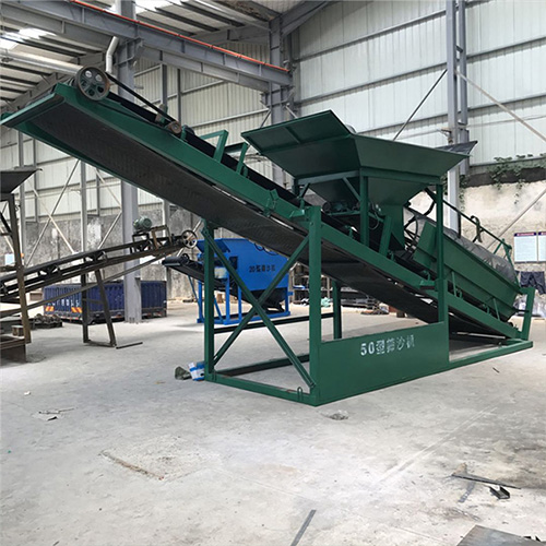 ���{���x�C